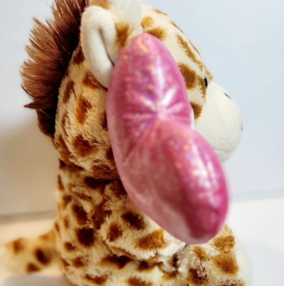 Hug Me Giraffe Plush Valentine's Day Gift - Picture 2 of 7